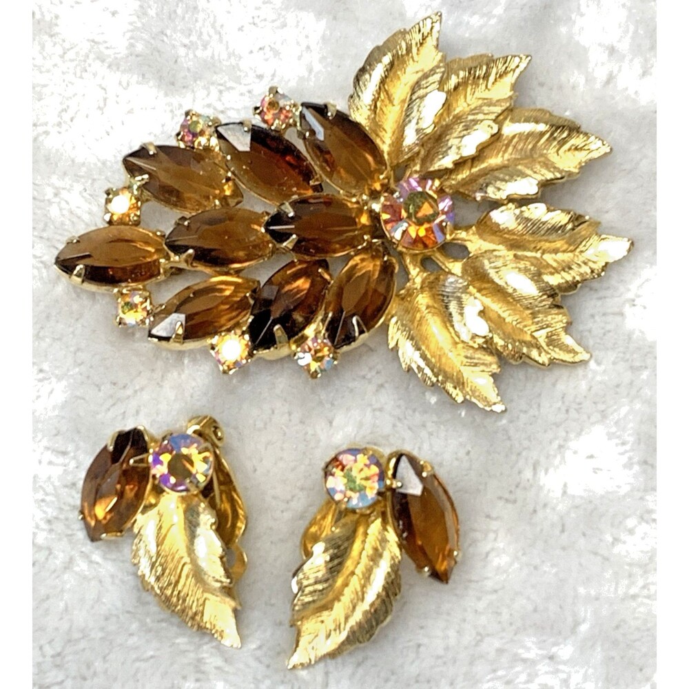 Vintage Brooch Earrings Set Aurora Borealis Brown Rhinestone Gold Tone Leaf